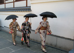 Geishas?